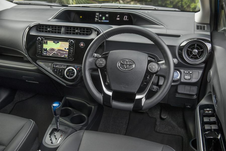 Торпедо Toyota Prius c 2017 года  (AU) (фото 6 из 8)